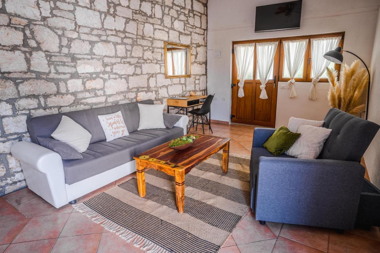 Lavanda Apartments & Room Sveti Lovreč Pazenatički Exteriér fotografie